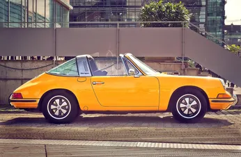 Les marques de luxe s’amusent avec Noël